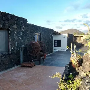 Frailes Eco B , Tinajo España